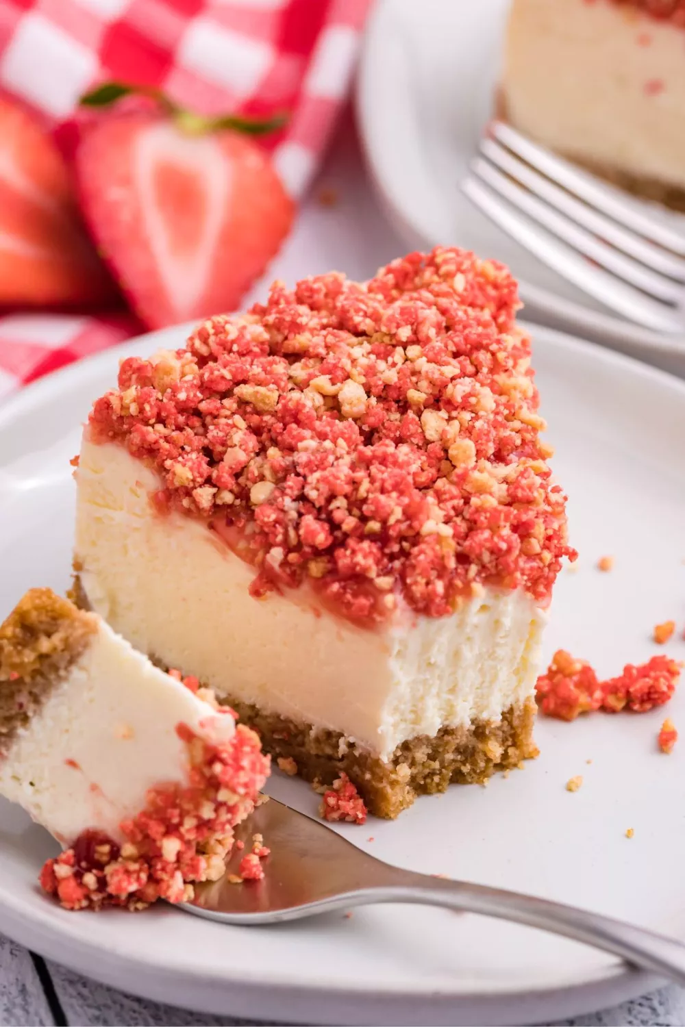 strawberry crunch cheesecake